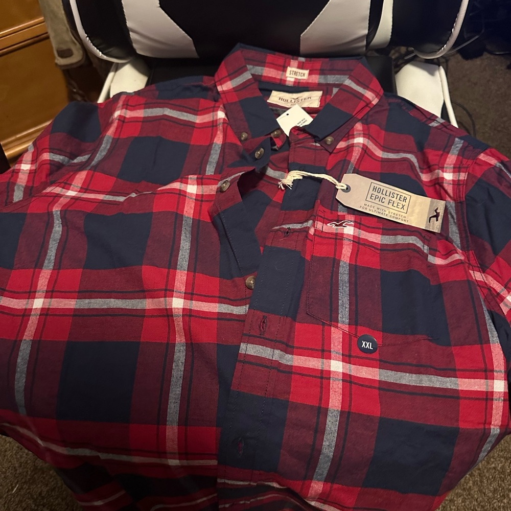 Hollister Men's Red and Blue Plaid Shirt